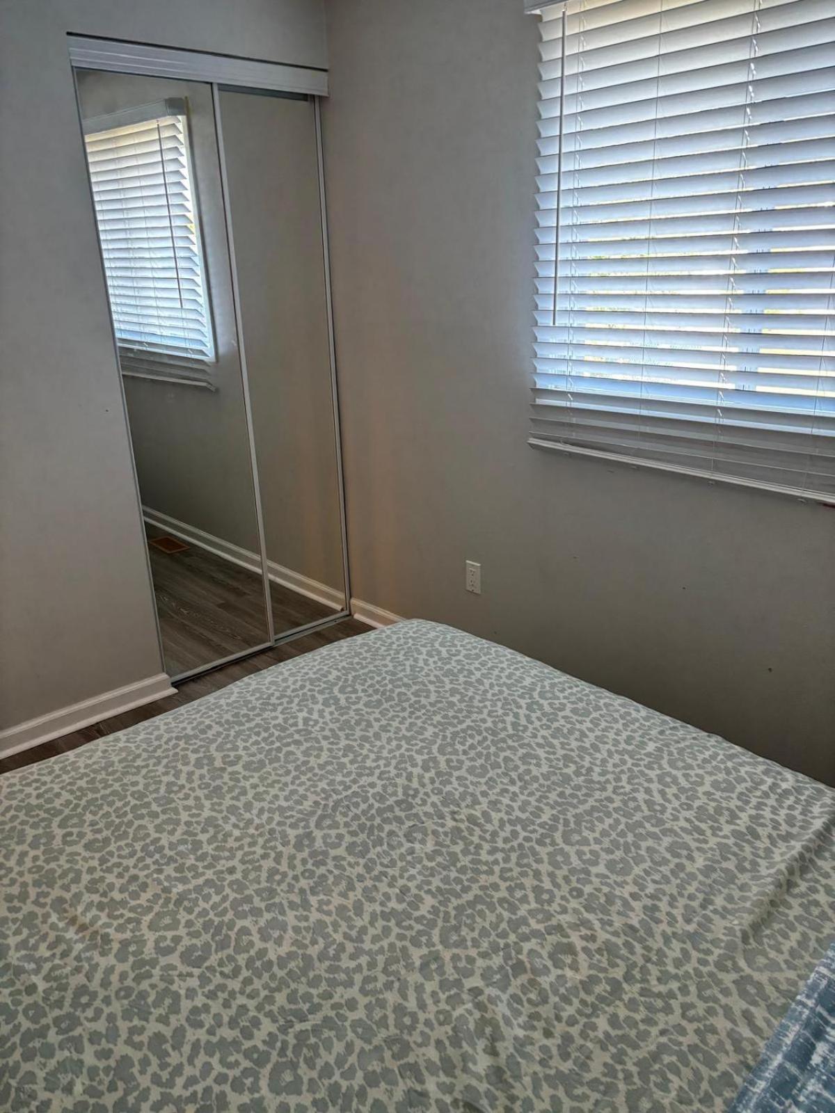 Holiday home And Spacious Niagara Falls
